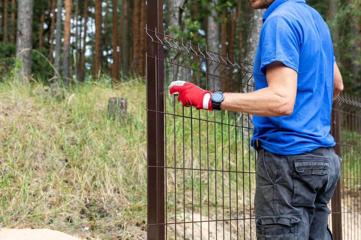 Ile kosztuje ogrodzenie działki? Sprawdź ceny i najlepsze opcje