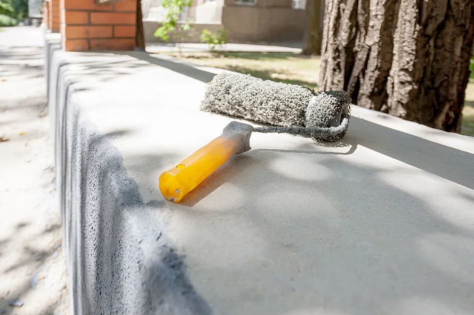 Czym pomalować ogrodzenie betonowe, aby uzyskać trwały efekt?
