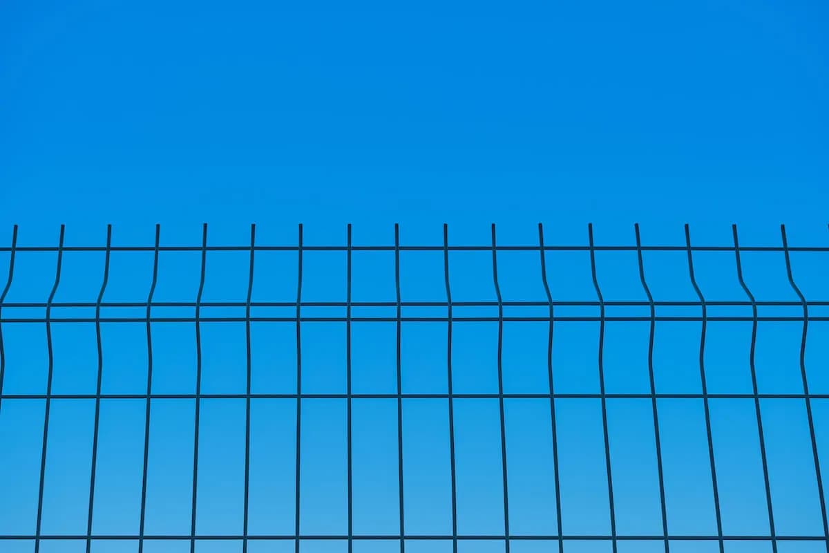 Jak zamontować ogrodzenie panelowe, aby uniknąć najczęstszych błędów